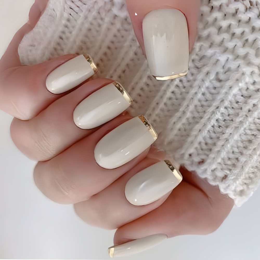 Unghie finte di media lunghezz - Press On Nail Set recensione e prezzo