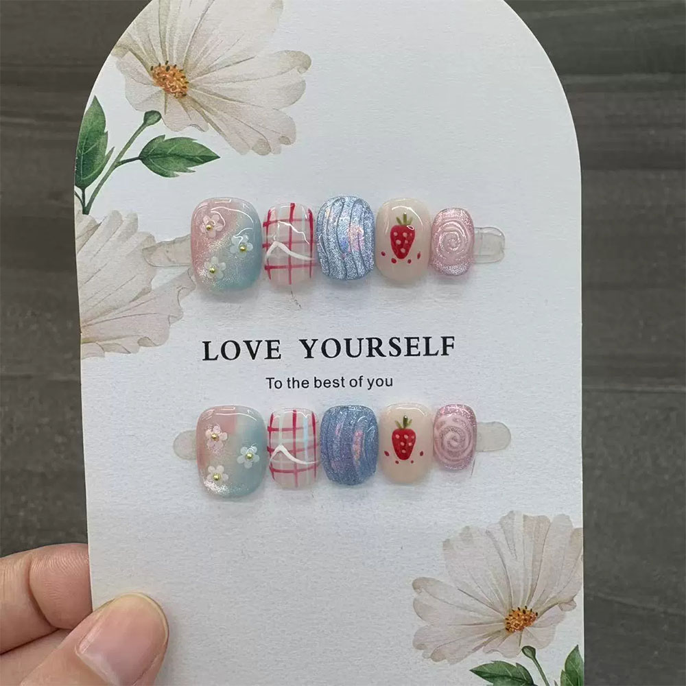 Unghie Finte a Mandorla con Fi - Nail Art Elegant recensione e prezzo