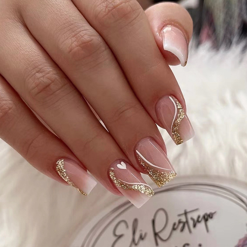Unghie finte corte e medie per - Press On Nail Set recensione e prezzo