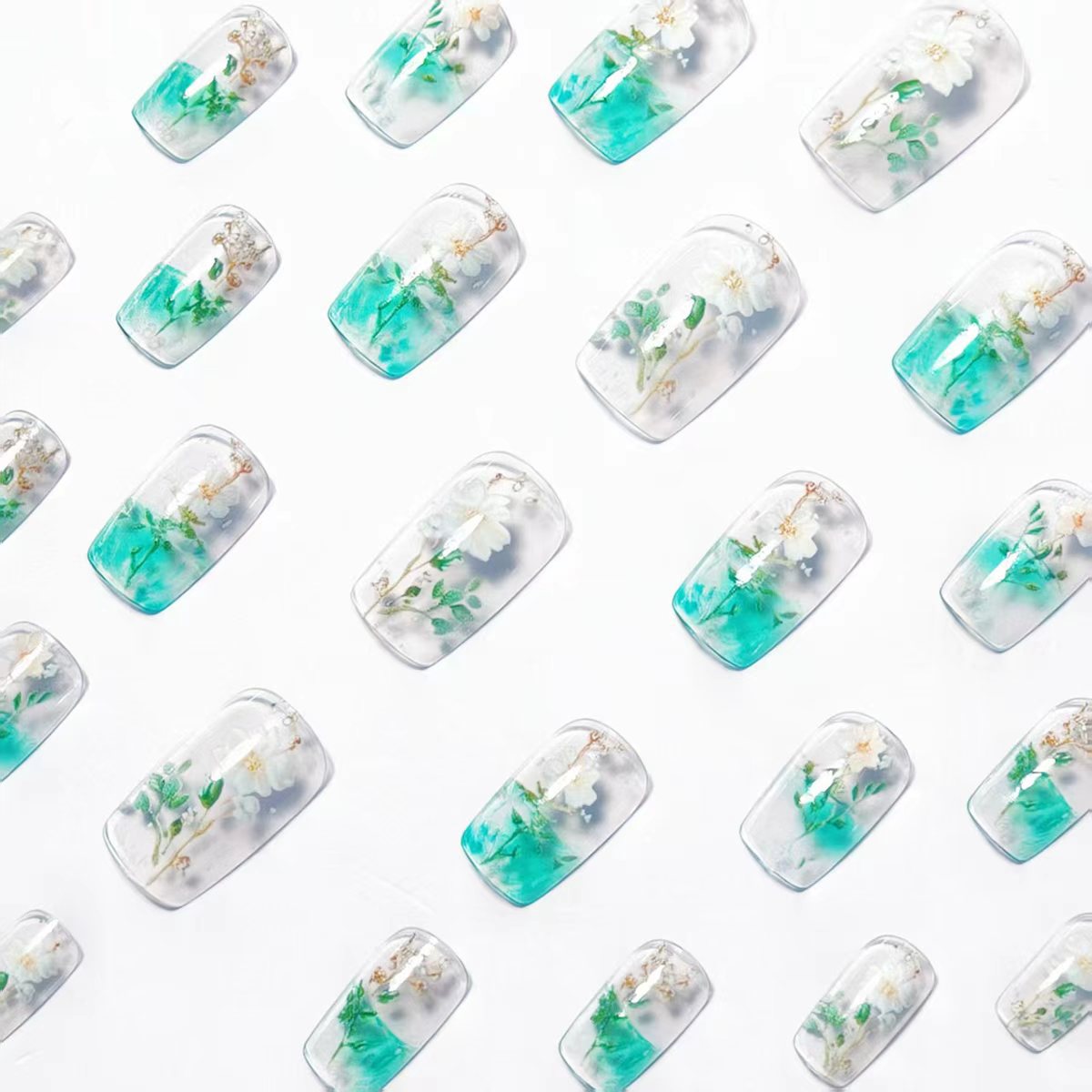 Unghie finte di media lunghezz - Press On Nail Set recensione e prezzo