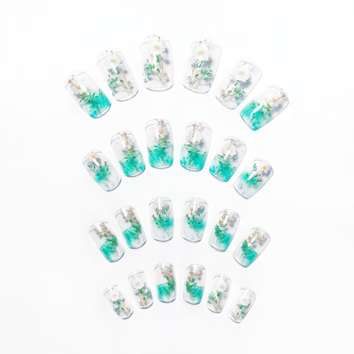 Unghie finte di media lunghezz - Press On Nail Set recensione e prezzo